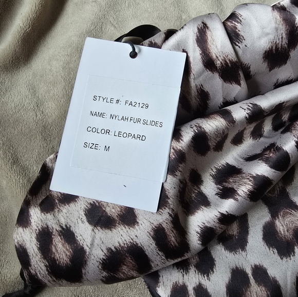 Generation Love Leopard Slippers MEDIUM Slides Open Toe Faux Fur Comfort $85 NEW - Picture 8 of 8